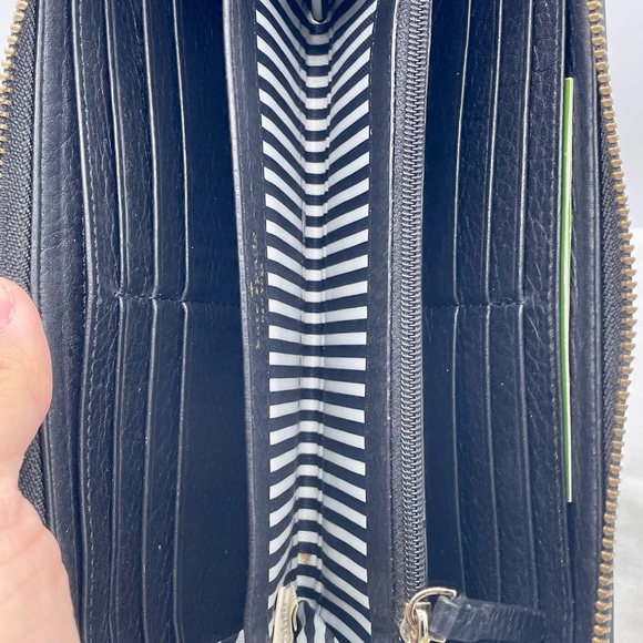 Kate Spade wallet - Picture 3 of 3